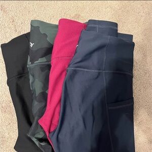 4 pair of Old Navy Powersoft leggings